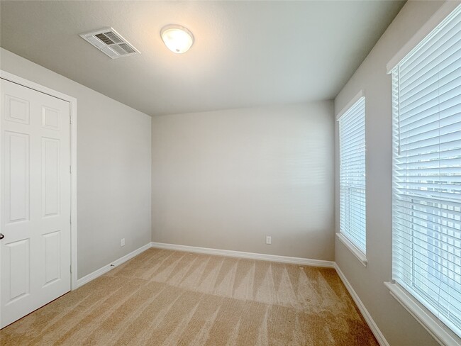 Building Photo - 9503 Towne Lake Pkwy