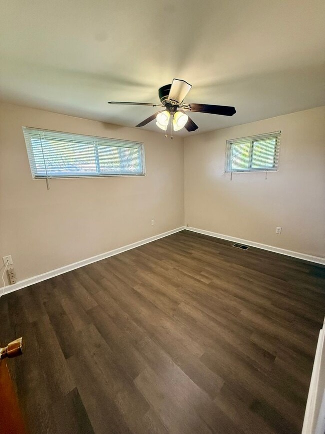 Photo - 954 Brubaker Dr