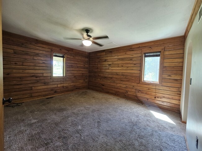 Photo - 777 SE Y Hwy