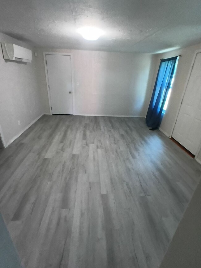 Photo - HOLIDAY SPECIAL-One Month FREE with 12 Mon...