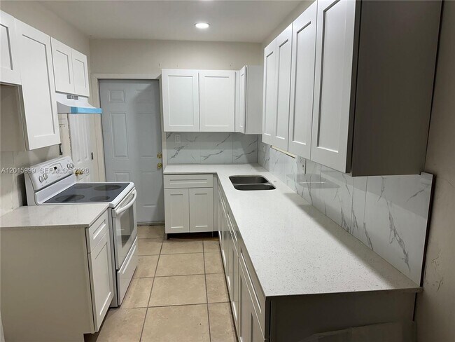 Photo - 4141 SW 32nd Dr