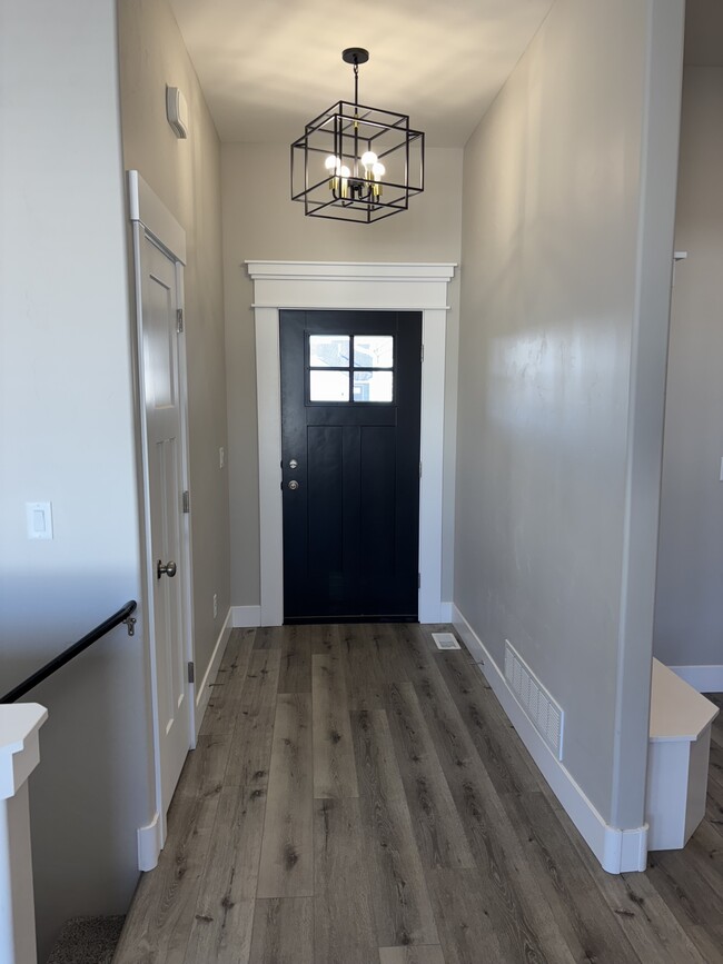 Photo - 187 Heaton Ln