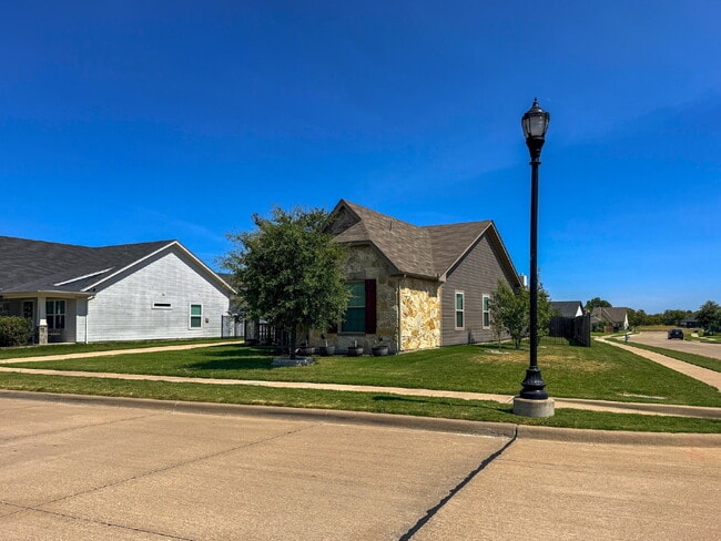 Lovely 3 bed, 2 bath Home in Burleson!
