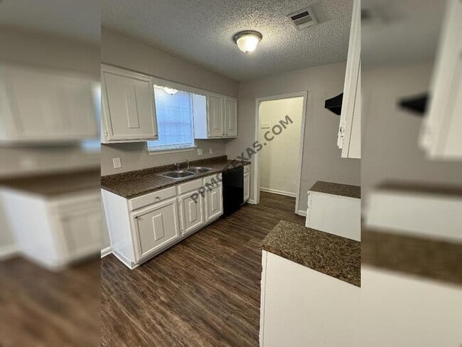 Photo - 11 Riata Ct