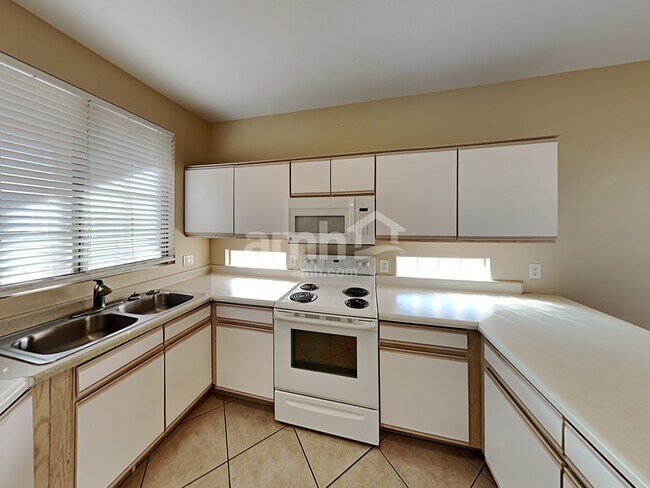 Photo - 2135 N 30th St