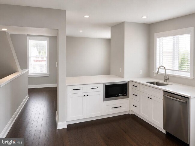 Photo - 1057 Lancaster Ave