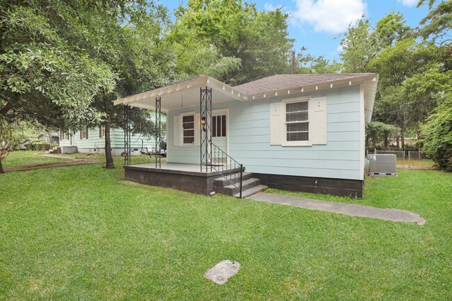Photo - 1305 E 71st St House