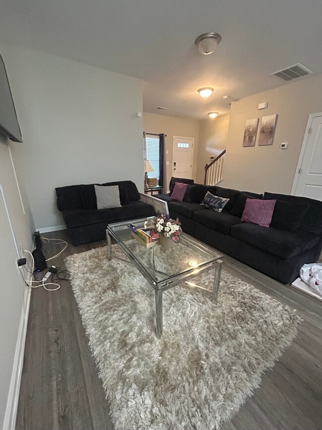 139 Hunters Grove Dr