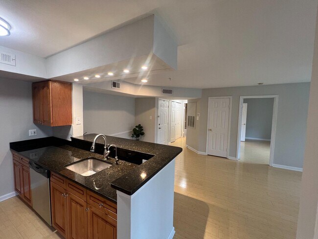 Photo - 3313 Wyndham Cir Unidad 3204