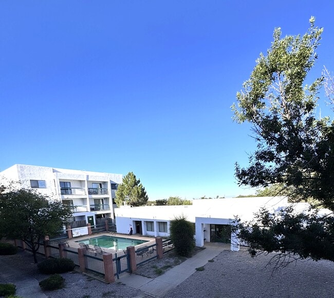 Photo - Evergreen Apartments