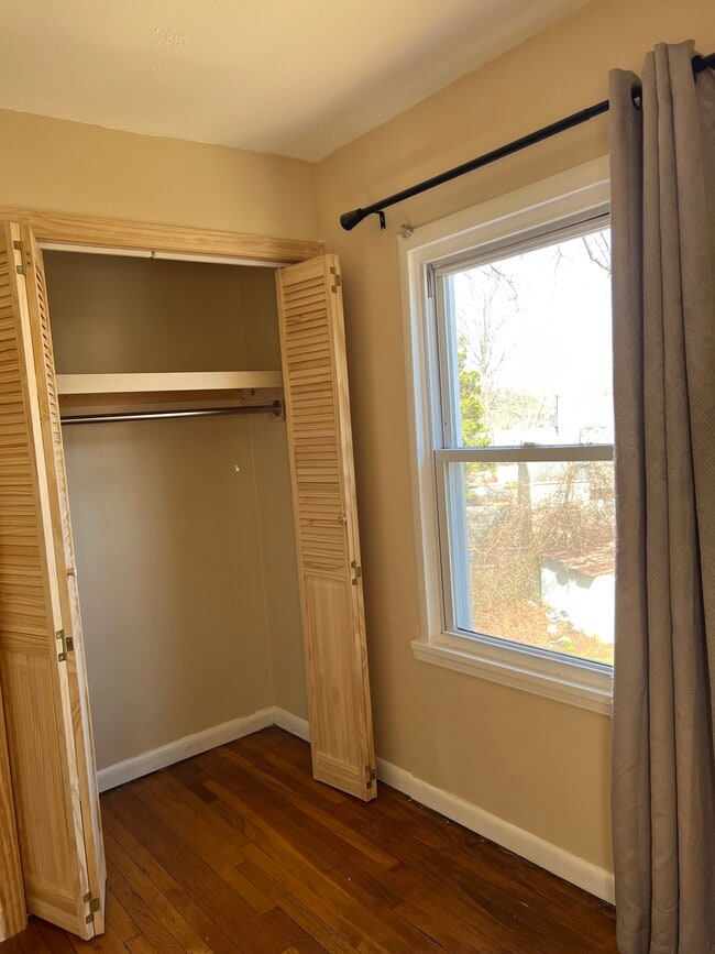 Photo - 119 DuPont Pl