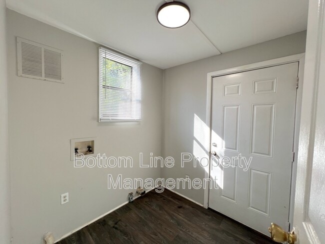 Photo - 1529 Newcastle St
