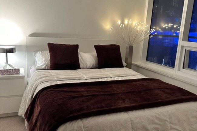 Building Photo - 38 Smithe St