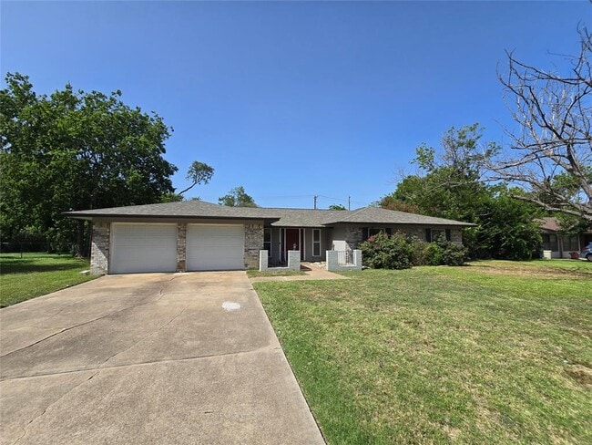 Building Photo - 205 E Cherokee Dr
