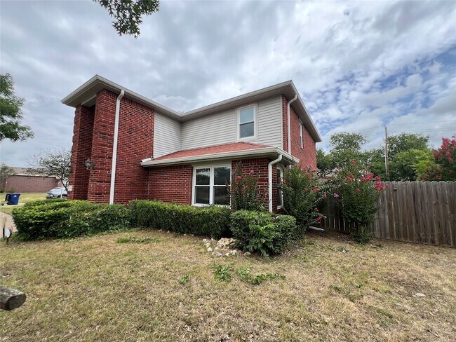 Photo - 1204 Hillside Dr