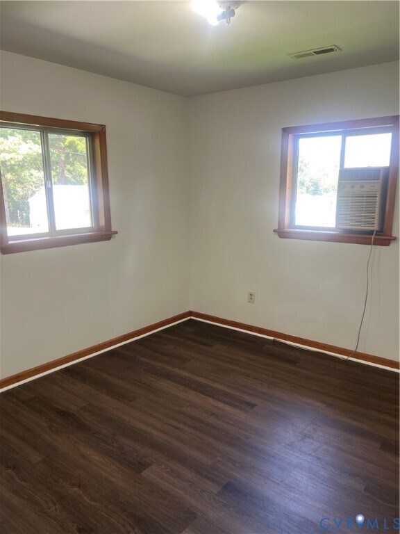 Photo - 2700 Maple St