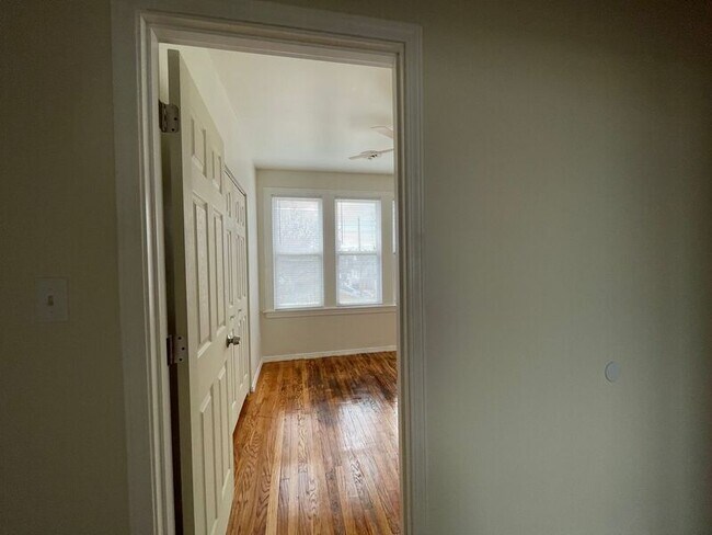 Photo - 4940 W Palmer St Unit #2W