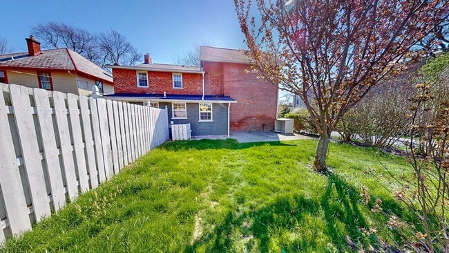 Photo - 221 Front St