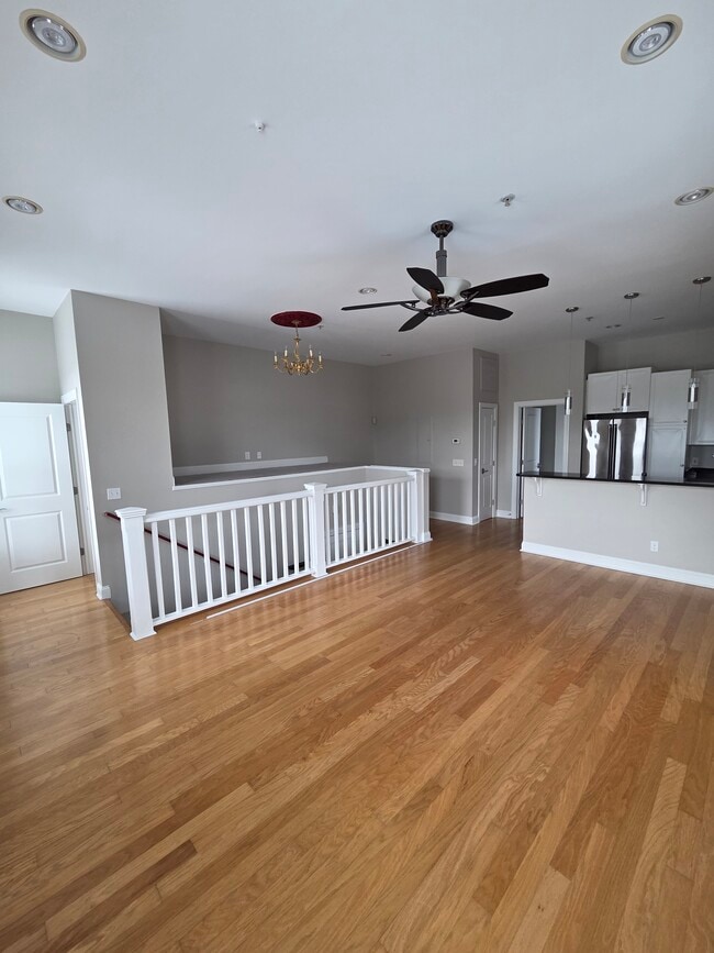 Building Photo - 302 Lorch St Unit 201
