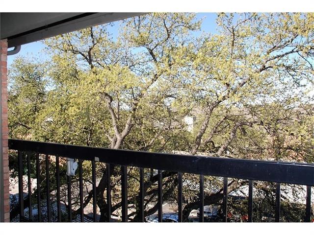 Building Photo - 18333 Roehampton Dr Unit 1036