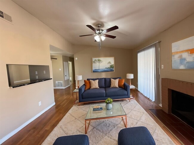 Building Photo - 12655 Ashford Meadow Dr Unit D
