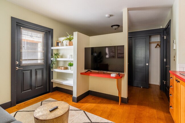 2537 SE Hawthorne Blvd Unit SI ID1611786P