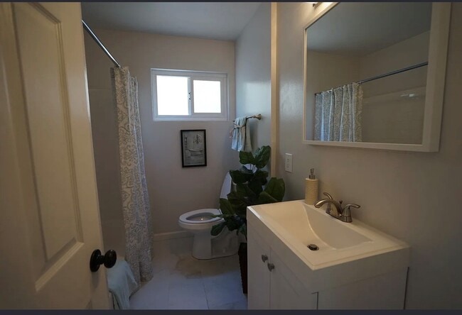 Bathroom 1 shared - 2515 Oliver Ave