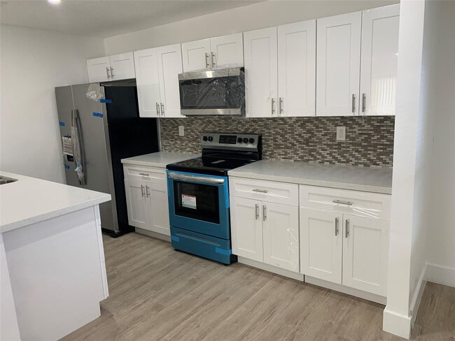 Photo - 4121 Stirling Rd Unit 401