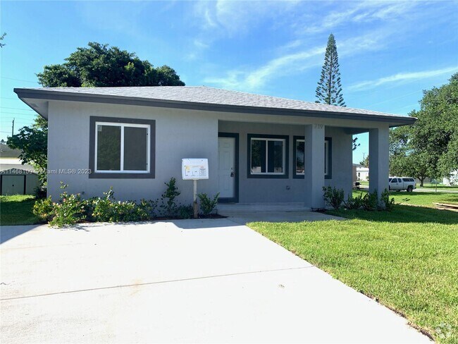 Building Photo - 719 SW 9th St Rental