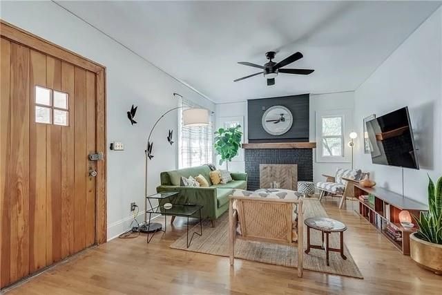 Photo - 3353 Myrtle St