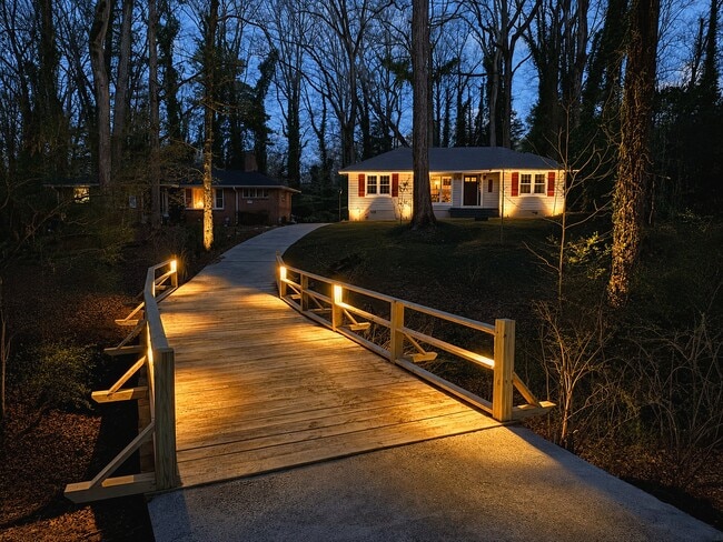 Building Photo - 1254 Centra Villa Dr SW