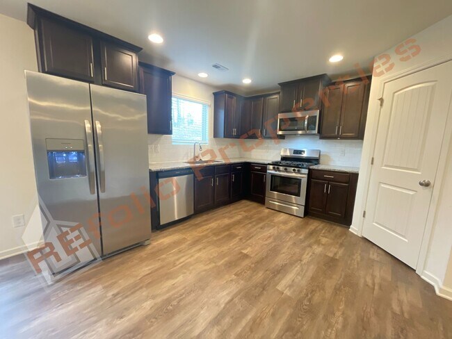 Photo - Stylish 4-Bedroom 3 Bathroom Single Home w...