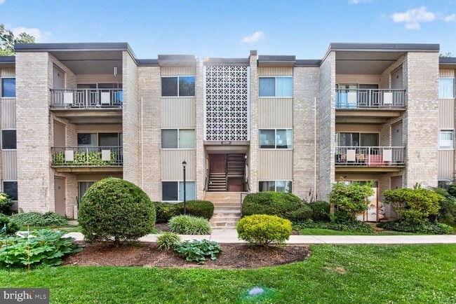 12207 Braxfield Ct Unidad 56