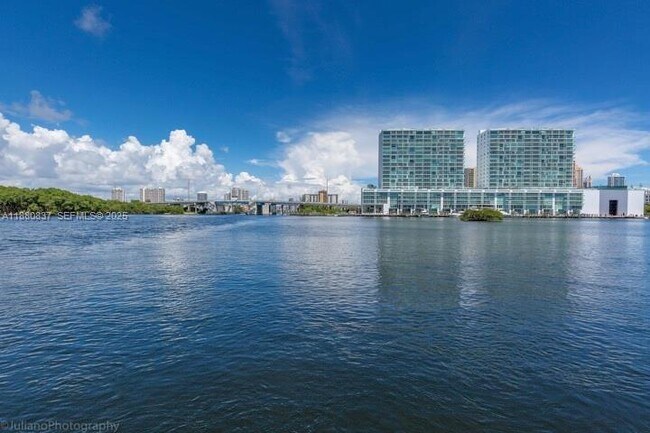 Building Photo - 400 Sunny Isles Blvd Unit 1920