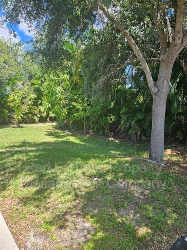 Building Photo - 1916 Santa Barbara Blvd Unit #C Rental