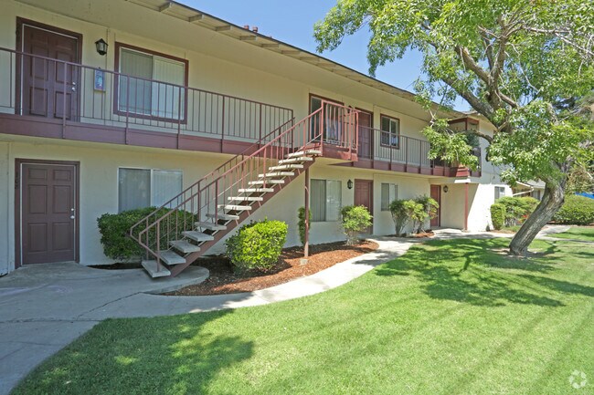 Lexington Square - Lexington Square Apartments