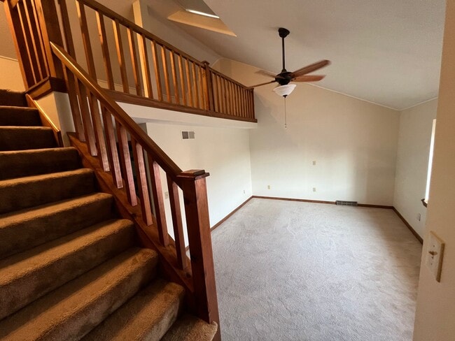 34 Scotty Hollow Dr