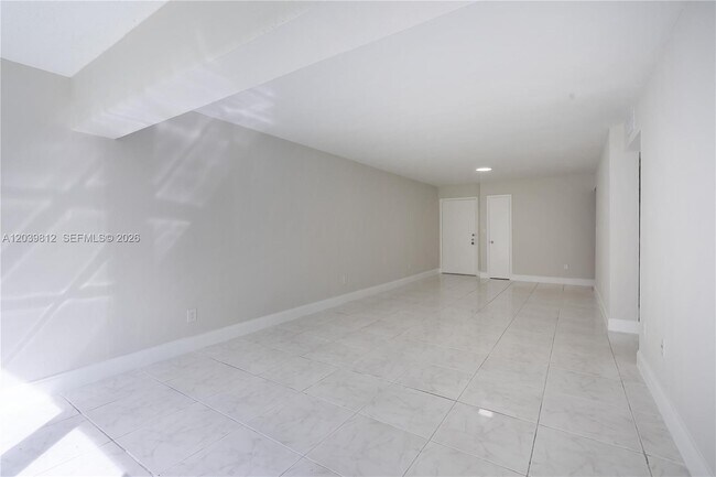9180 Fontainebleau Blvd Unit 103