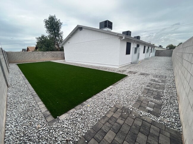 Photo - 2912 E Roeser Rd Unit 1