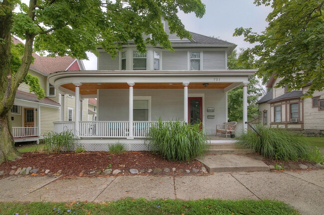 Building Photo - 721 Kellogg St SE Unit 1