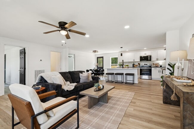 Photo - 934 Old Rome Pike