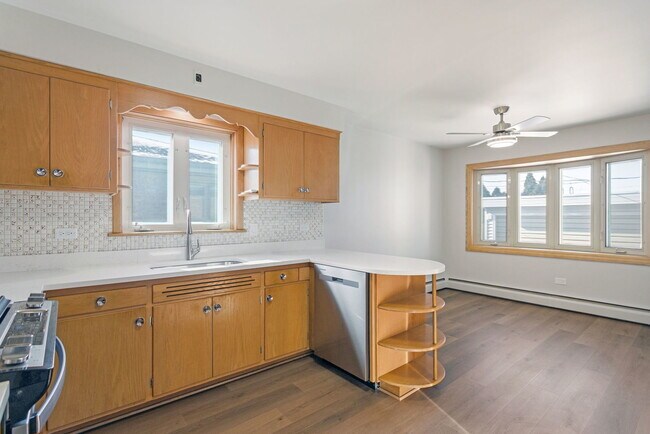 Photo - 4900 Ridgewood Ave