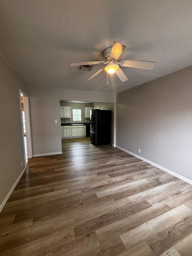 Photo - Beautifully renovated rental by TU!