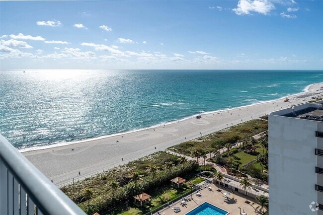 Building Photo - 2655 Collins Ave Unit 2410 Rental
