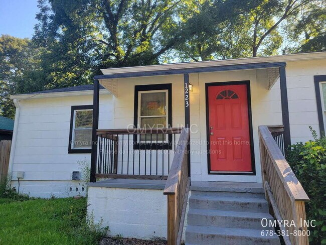 Photo - 1223 Campbellton Pl SW