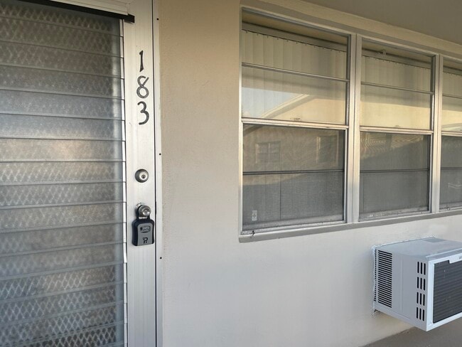 Building Photo - 183 Dorchester E Unit H