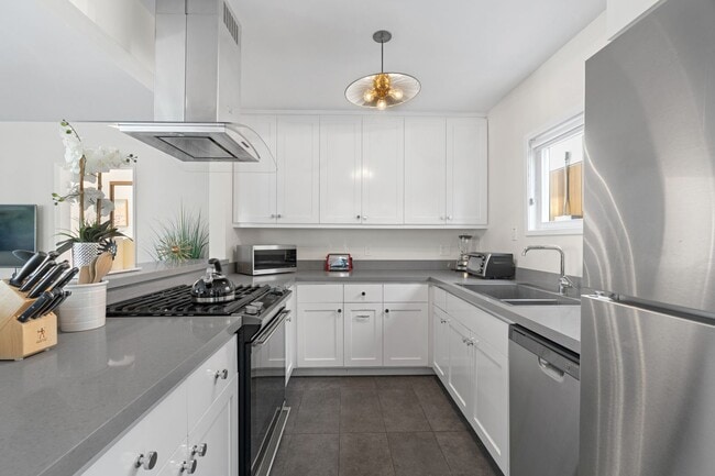 707 - 707 1/2 6th Ave
