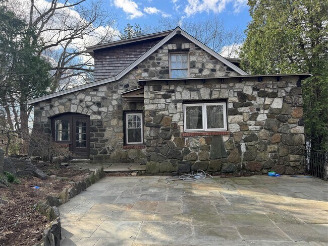 Photo - 2119 Maple Ave