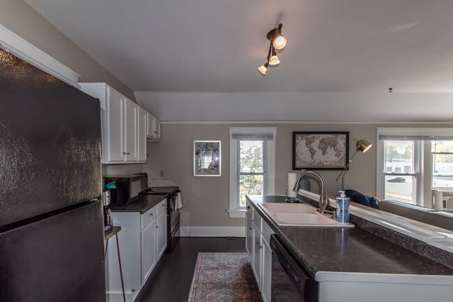 Photo - 714 N Broadway Ave Unit 2