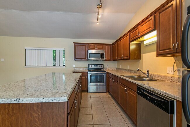 Photo - 5031 Pine Ave